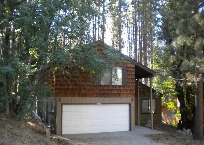 3832 Regina Rd